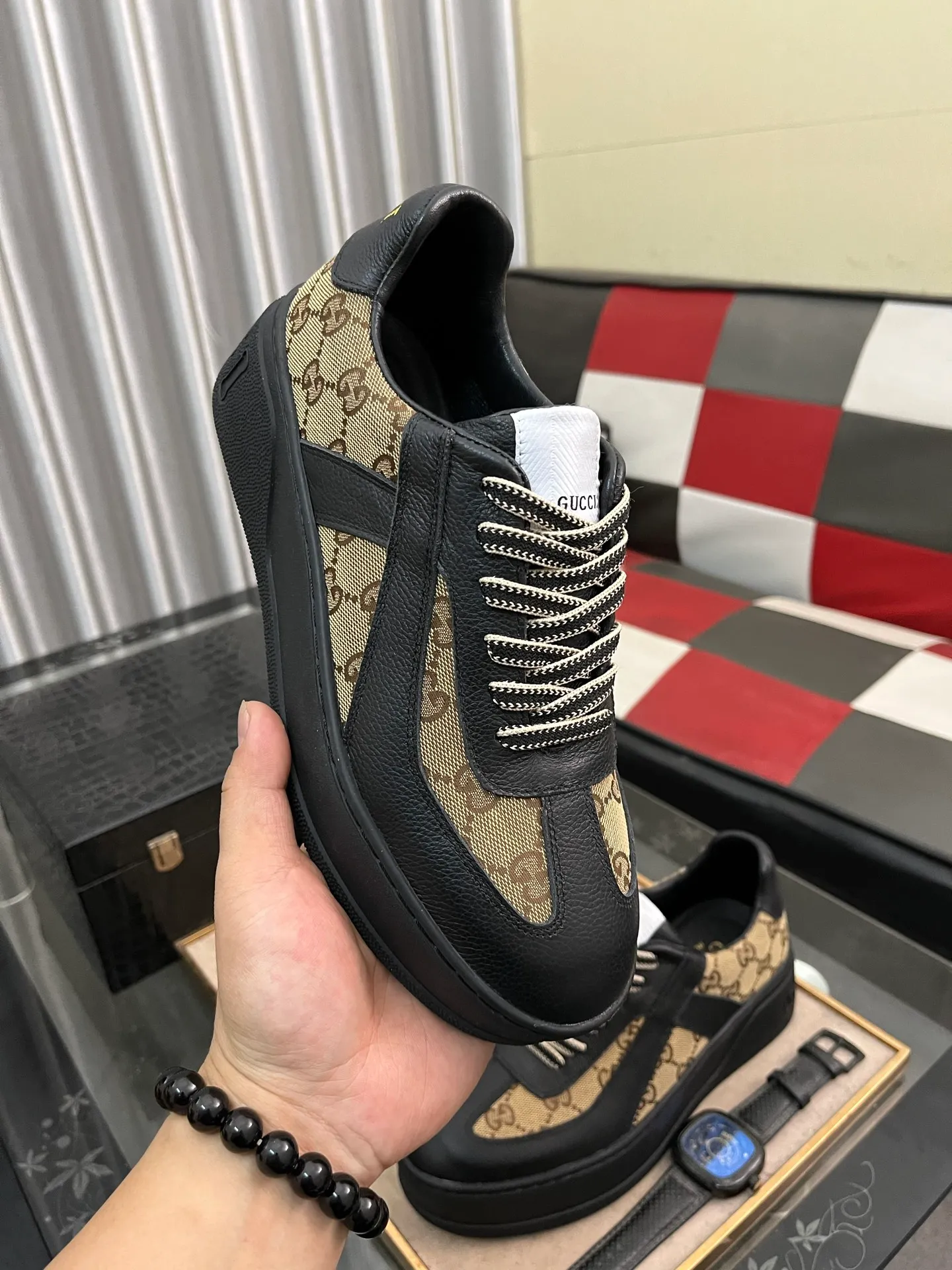 Men's shoes💰420⌚️⌚️[GUCCI] Gucci men's casual shoes are absolutely popular🔥The ultimate matching item for trendy men! The charm of super texture is irresistible, the main recommendation, the flower leather color is bright! The upper is made of high-quality cowhide with branded fabrics, pigskin lining for the feet, and wear-resistant rubber sole, which is noble and elegant! Extremely comfortable🎁🎁You can be as handsome as you want💪 38-443️⃣colors available